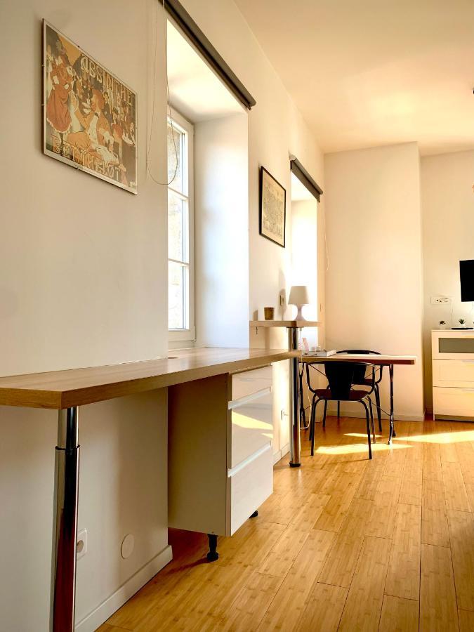 Les Fabuleux Appartements Du Coeur De Ville - Place Victor Hugo Besançon Extérieur photo